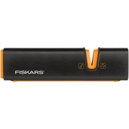 Fiskars xsharp fejsze &eacute;s k&eacute;s&eacute;lező
