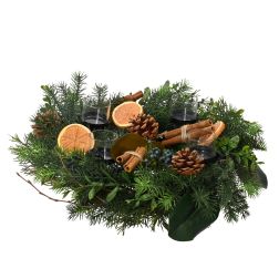 Zöld asztaldísz narancs- és fahéjdísszel, Ø 40 cm; magasság: 14 cm