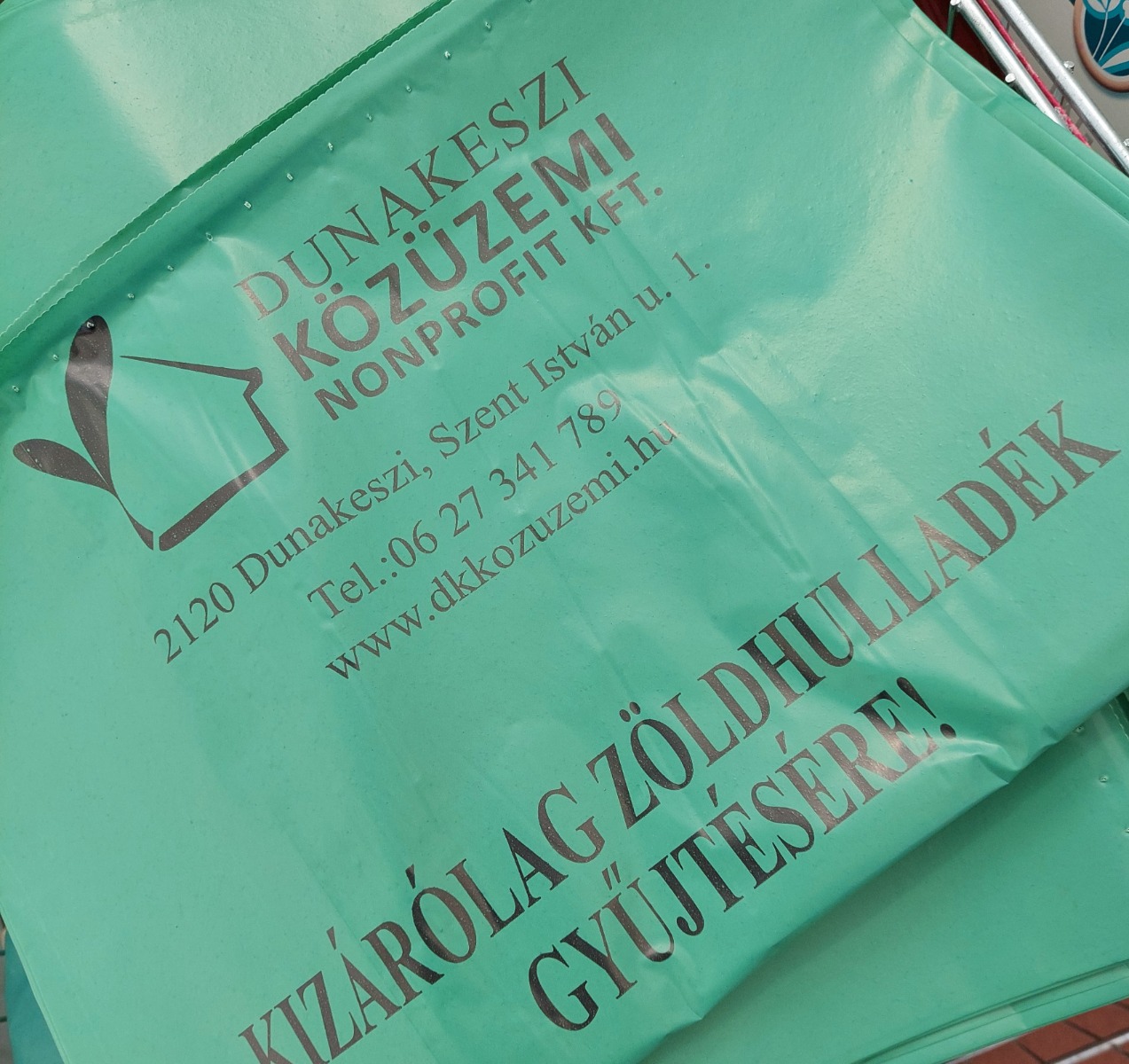 A Dunakeszi z&ouml;ldhullad&eacute;kgyűjtő zs&aacute;k m&aacute;r &aacute;ruh&aacute;zunkban is kaphat&oacute;!